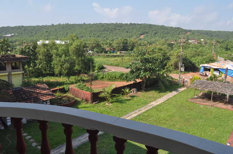Oasis Beach Resort Goa Esterno foto